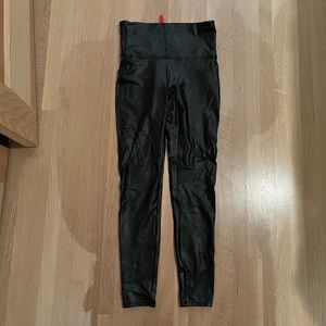Spanx Faux Leather Legging size L